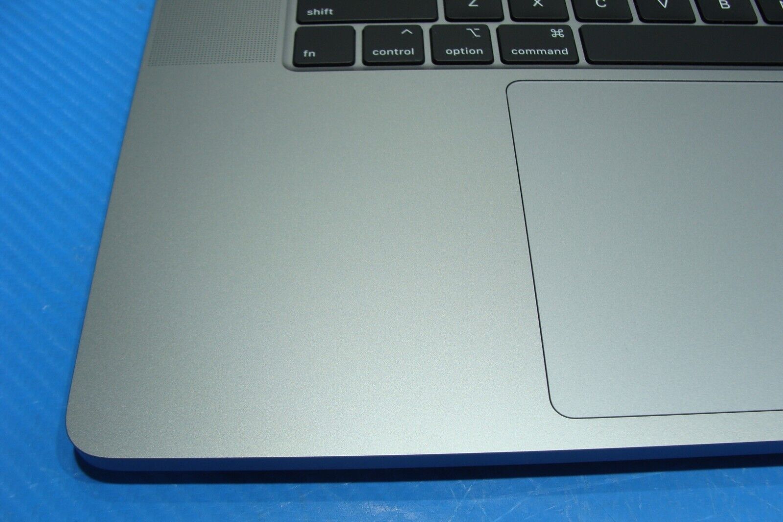 Apple MacBook Pro A2141 i7-9750H 16GB 512GB PRO5300M MVVL2LL/A Perfect Condition