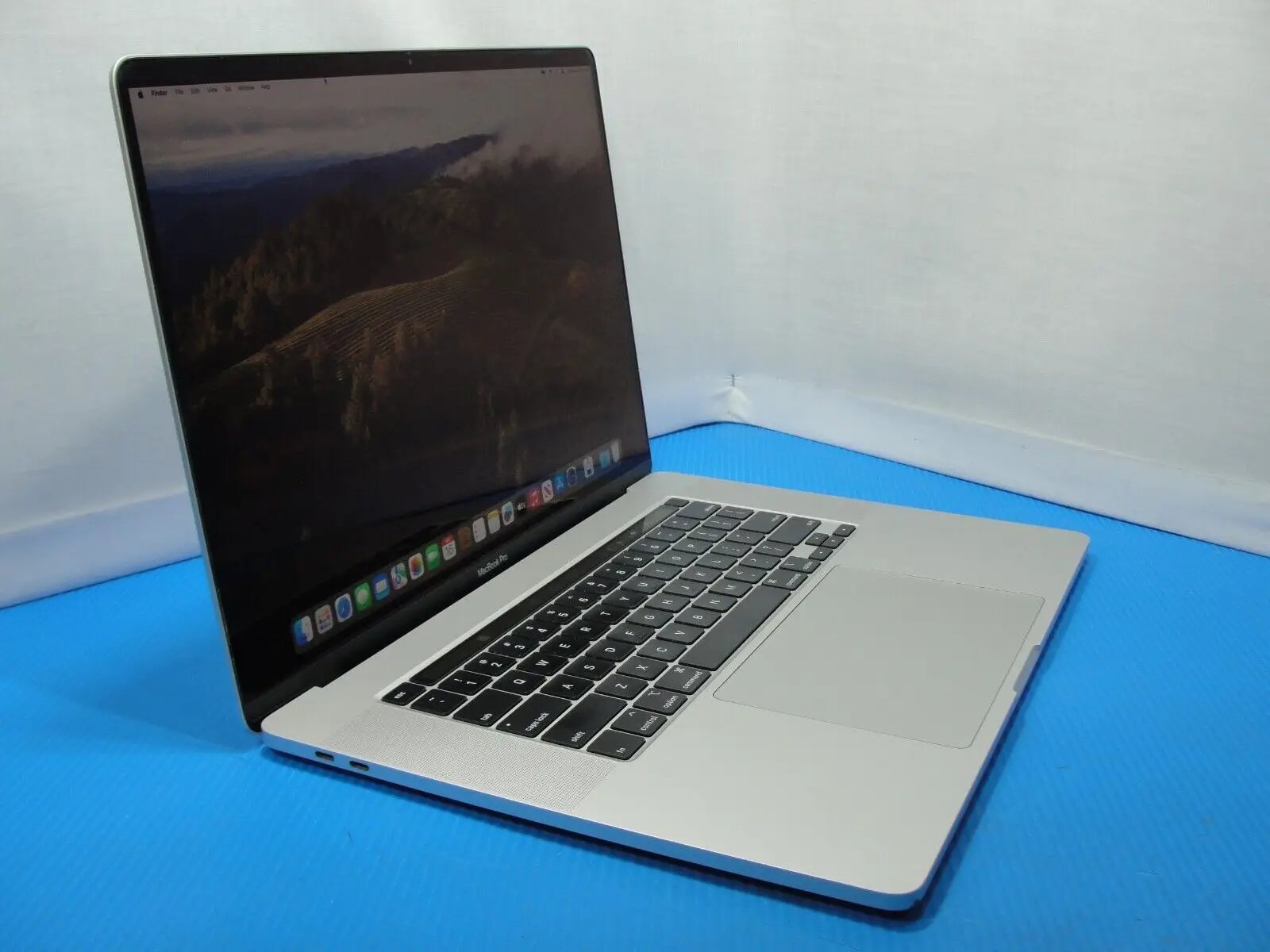 2019 Apple MacBook Pro 16 A2141 i7-9750H 16GB 512GB Radeon Pro 5300M 4GB Good+AC