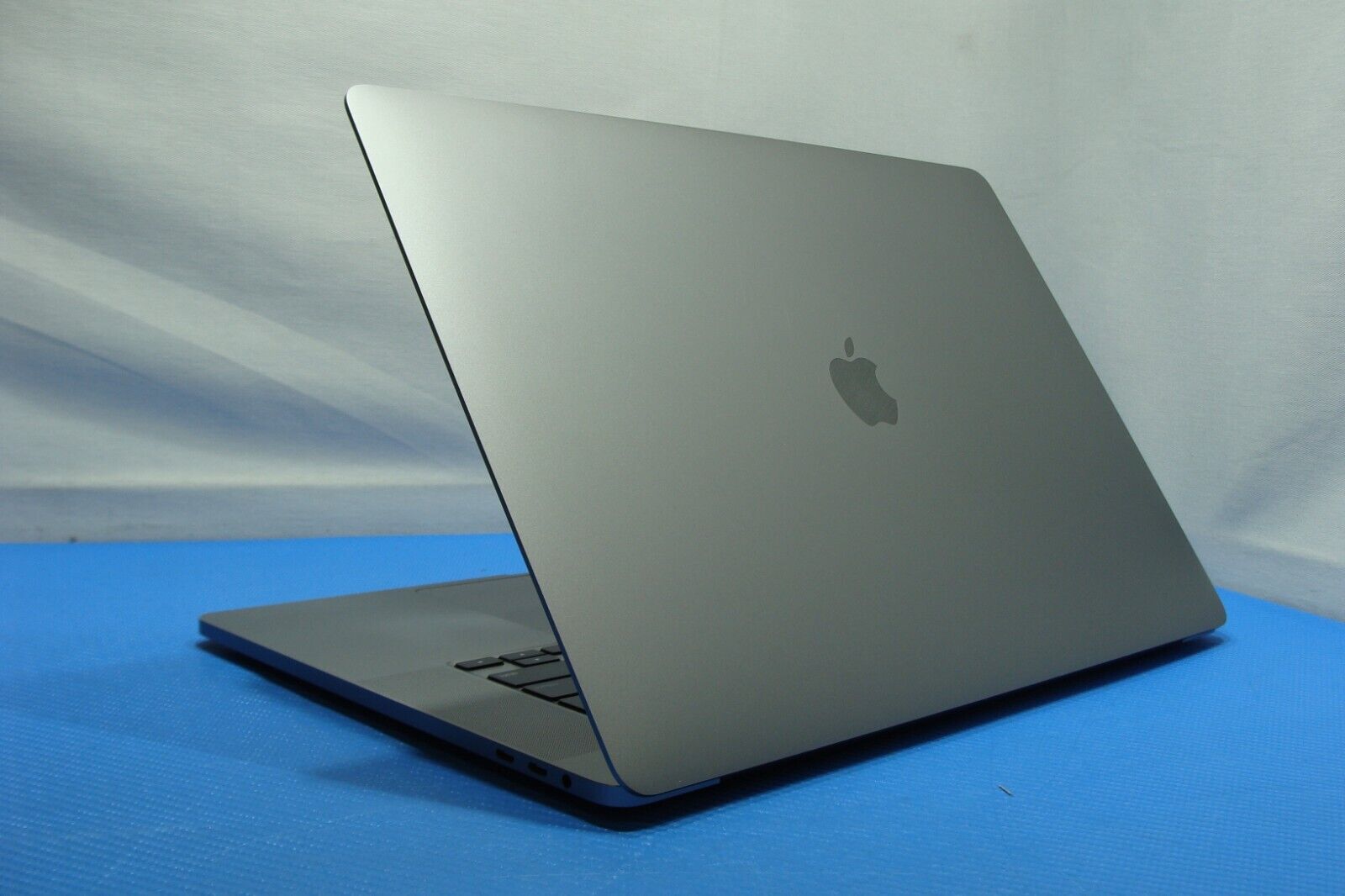 Apple MacBook Pro A2141 16