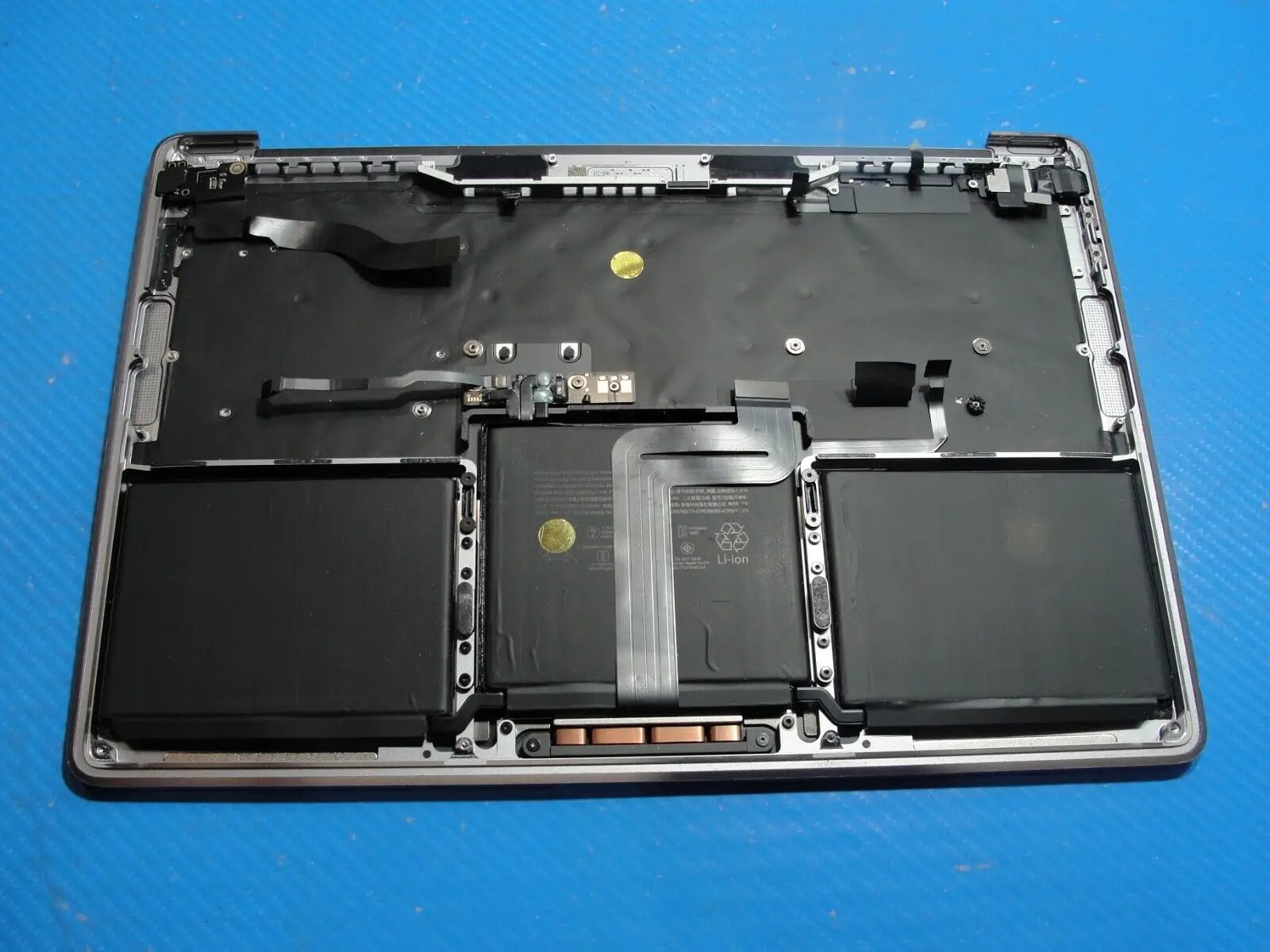 MacBook Pro A2338 13