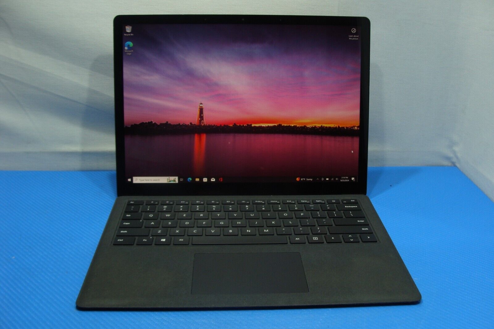 Microsoft Surface Laptop 2 1769 TOUCH i7-8650U 1.9GHz 8GB 256GB Good battery!