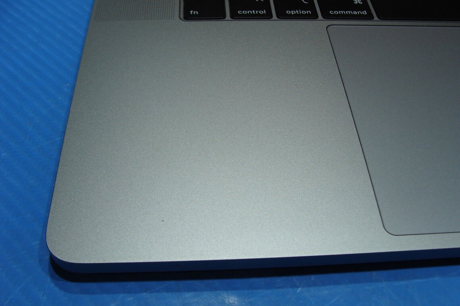 Apple MacBook Pro A1990 15