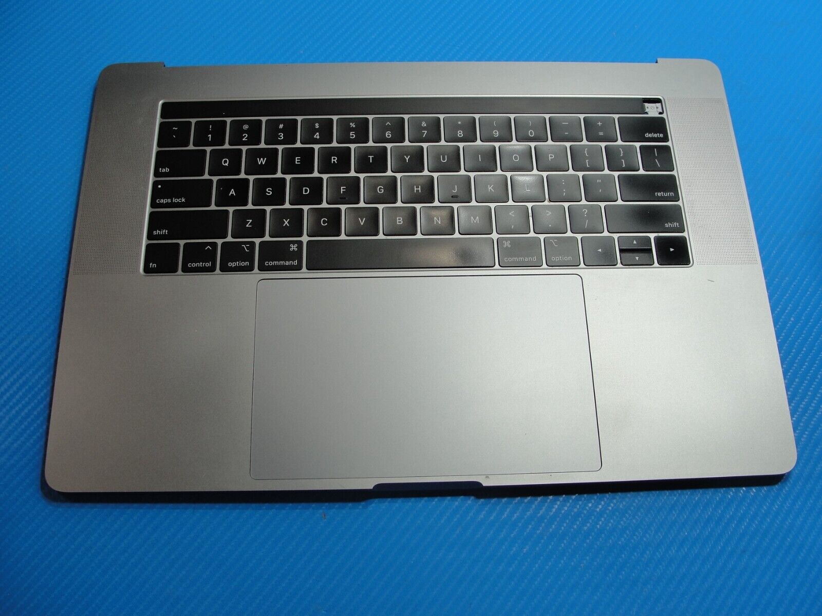 MacBook Pro A1990 15