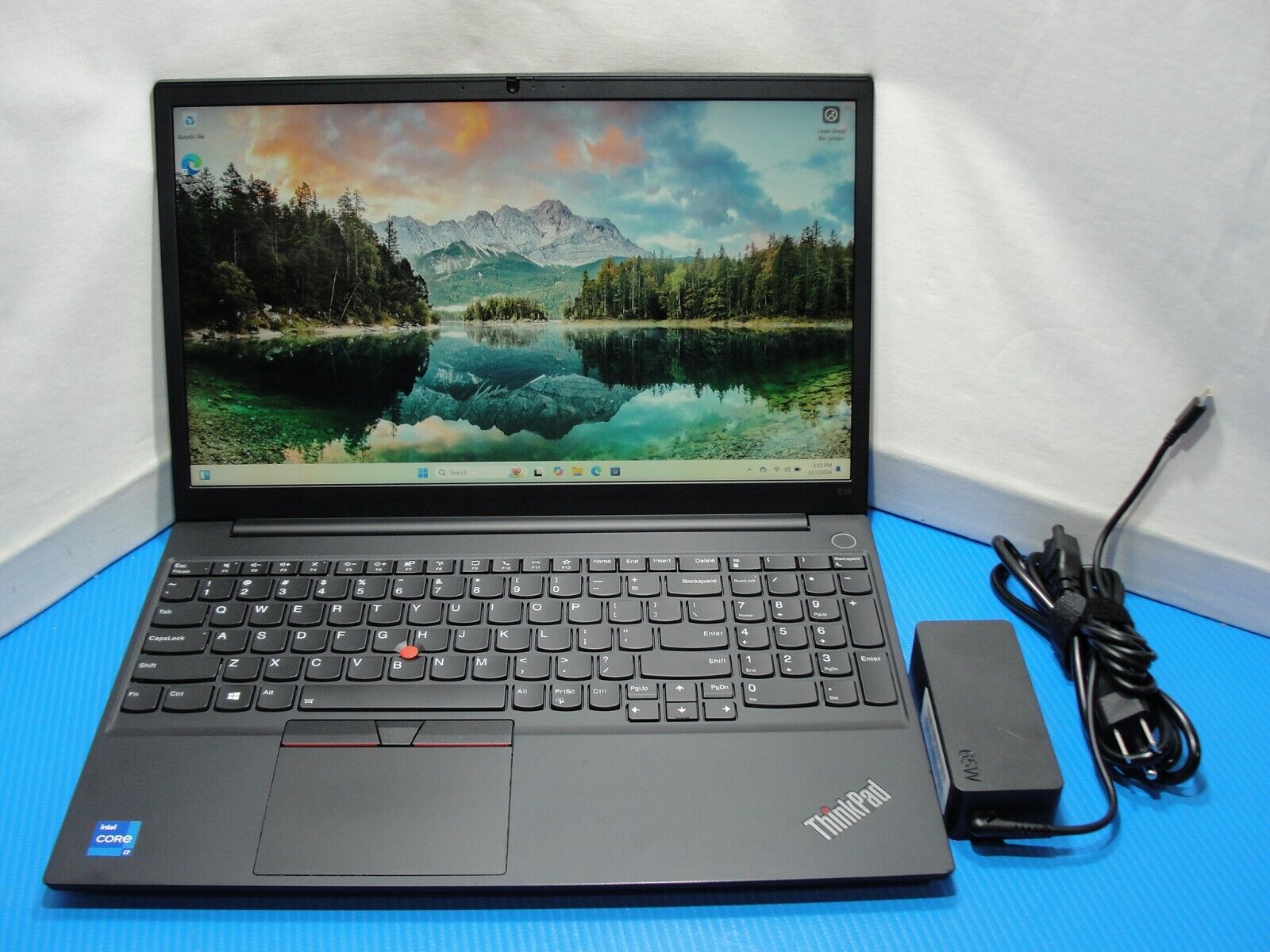 Lenovo ThinkPad E15 Gen2  15.6” Core i7-1165G7 2.8GHz 16GB 512GB SSD + Charger