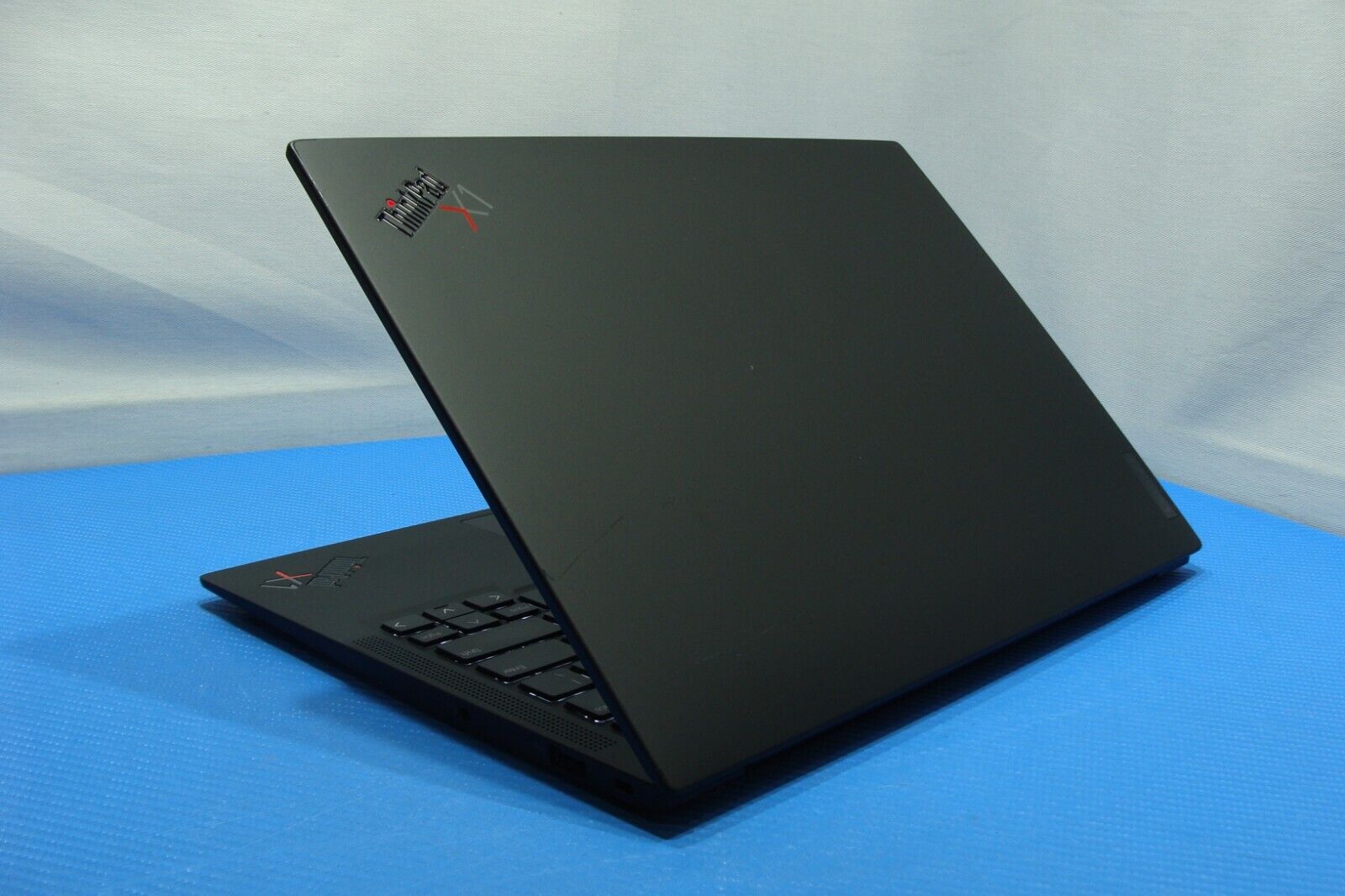 Lenovo ThinkPad X1 Carbon 9th Gen 14