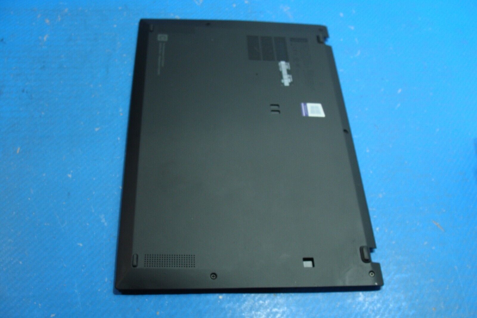 Lenovo ThinkPad 14” X1 Carbon 7th Gen Genuine Laptop Bottom Case AM1A1000510