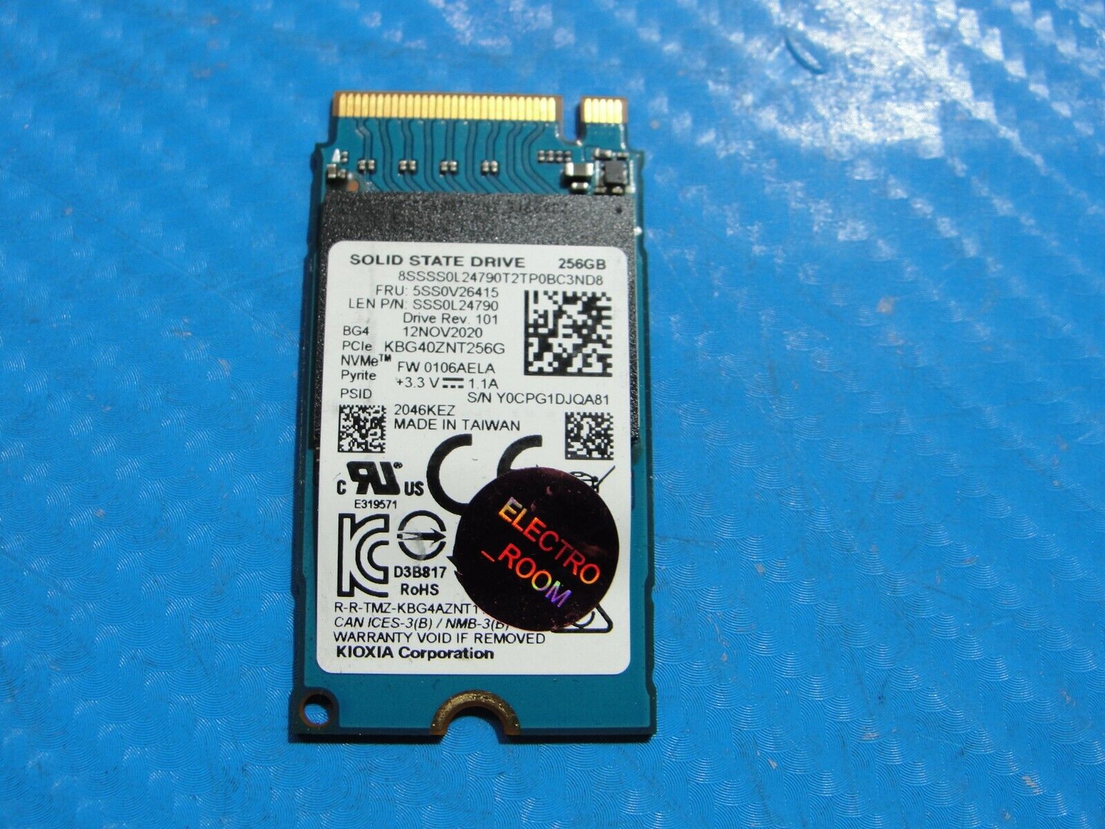 Lenovo E15 Kioxia 256GB M.2 NVMe SSD Solid State Drive KBG40ZNT256G 5SS0V26415