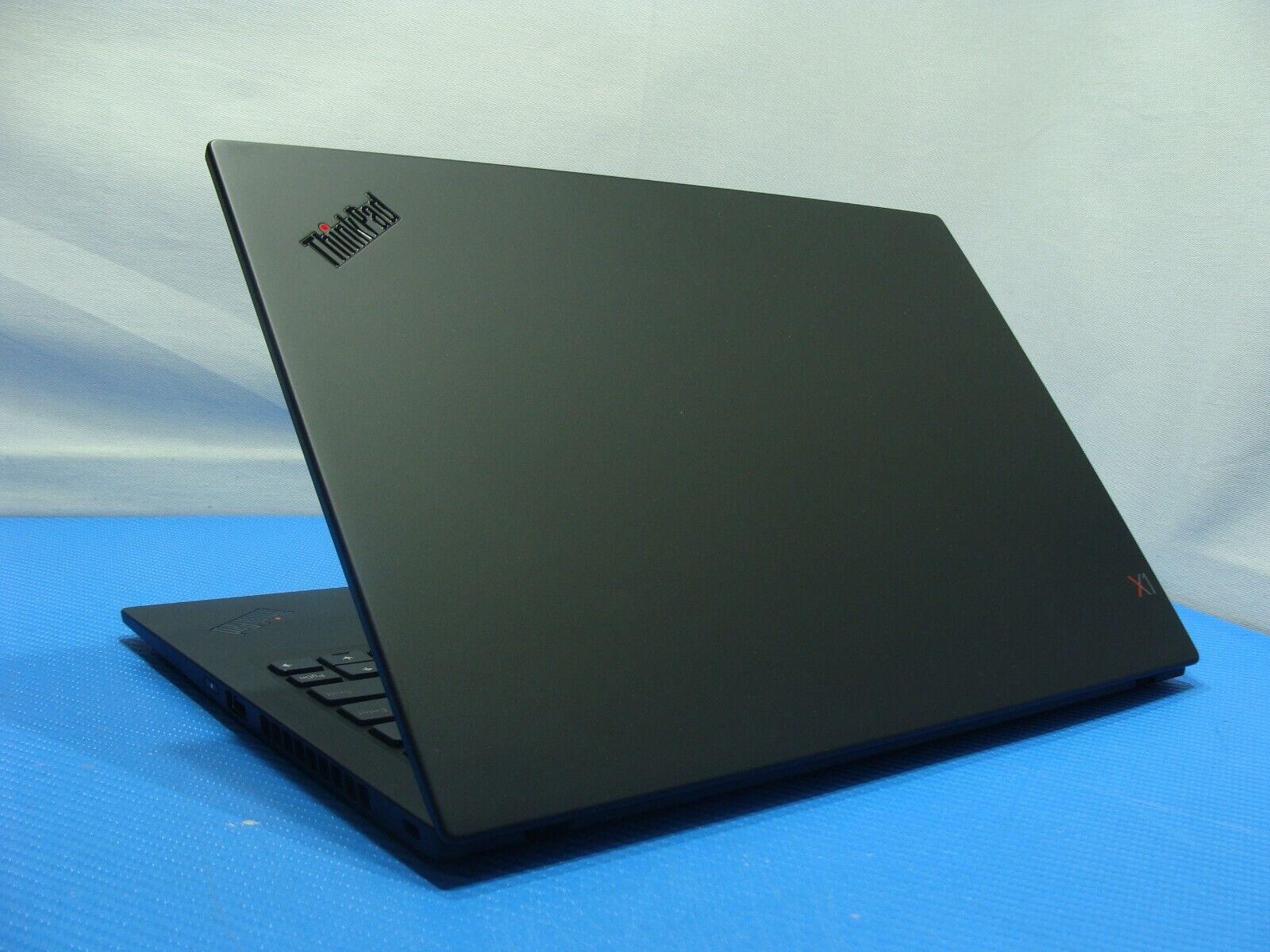 Lenovo ThinkPad X1 Carbon Gen 7 14