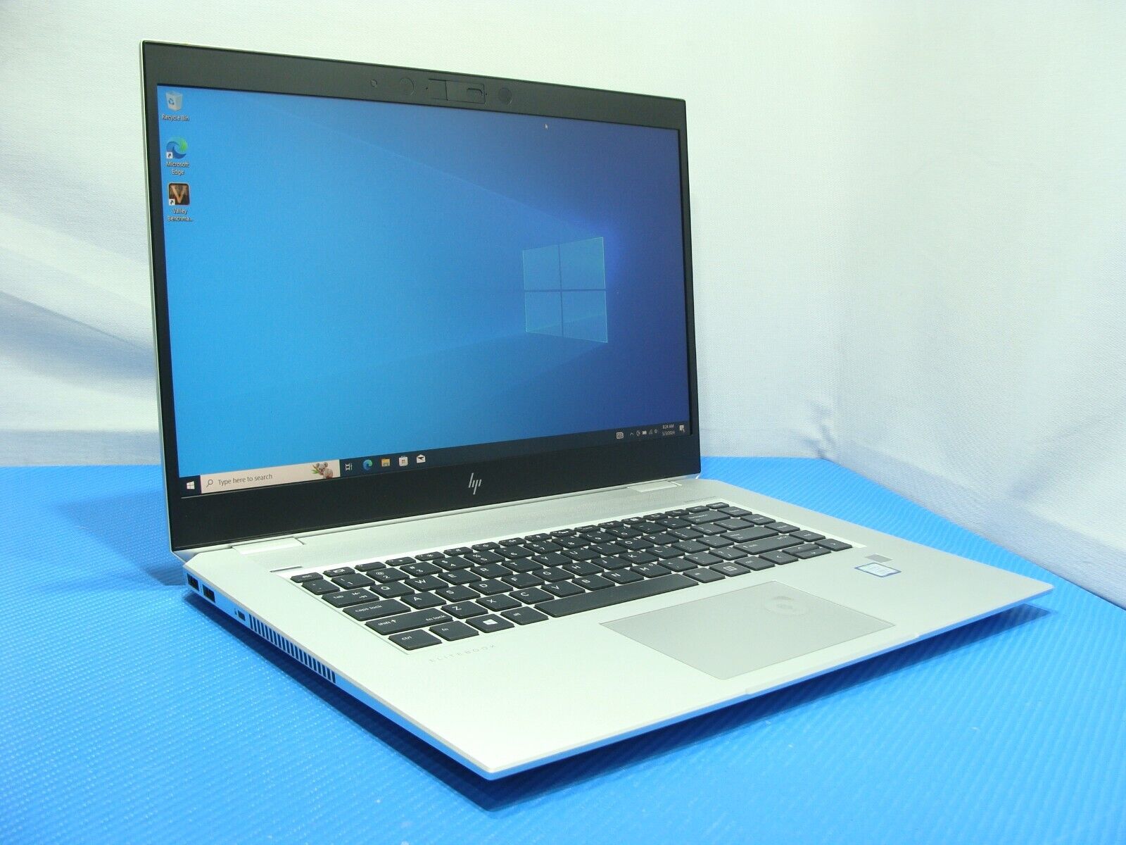 HP EliteBook 1050 G1 15.6