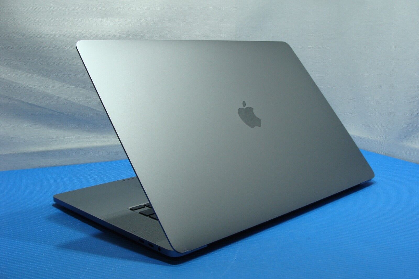 Apple MacBook Pro 16