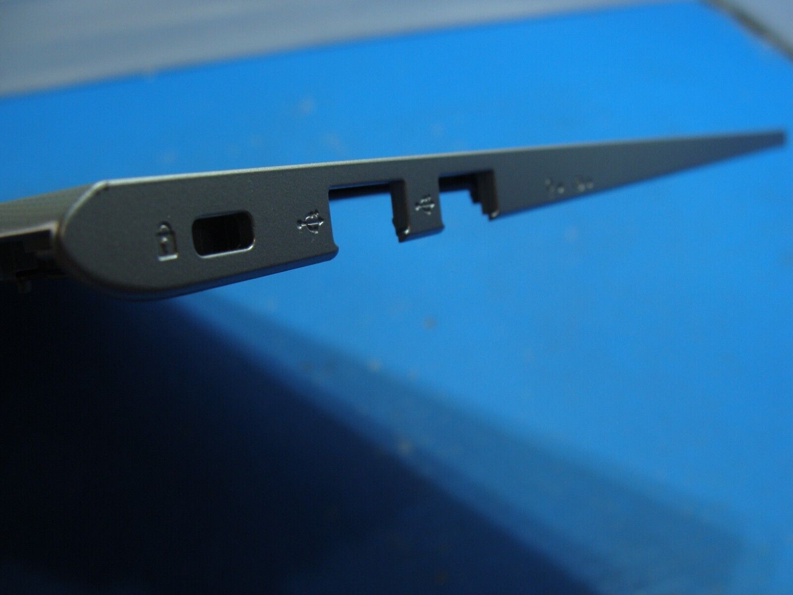 Asus VivoBook M712D 17.3