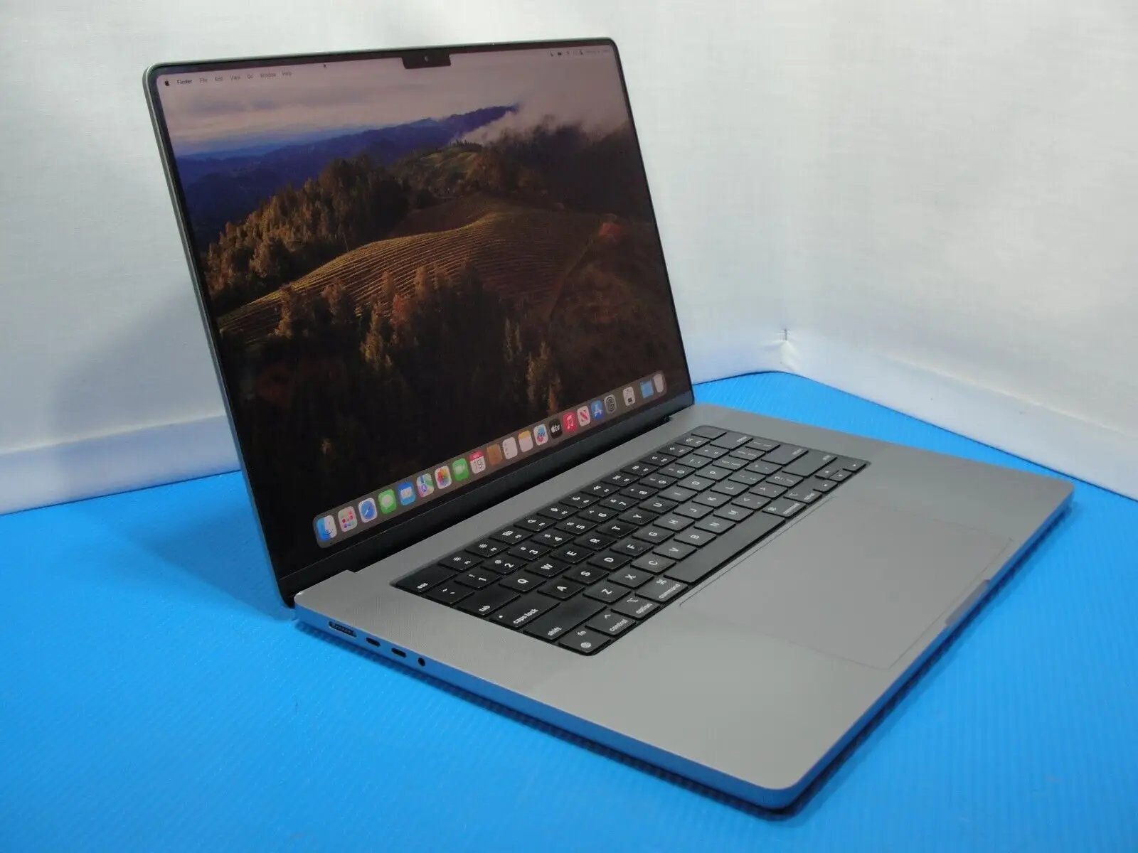 147 cycle Apple MacBook Pro 16