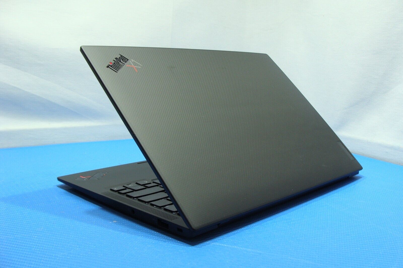 Lenovo ThinkPad X1 Carbon Gen 9 14