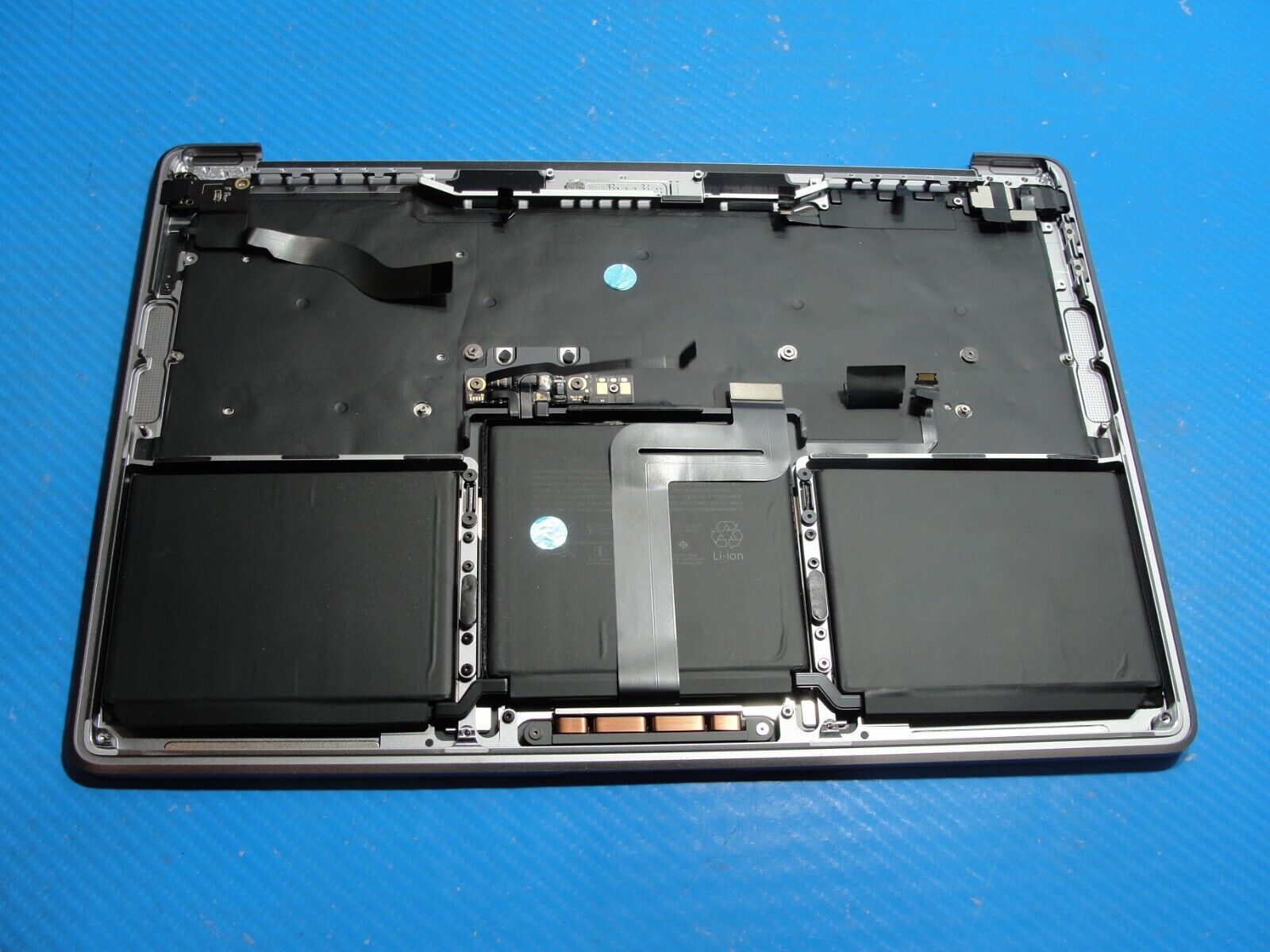 MacBook Pro A2289 13