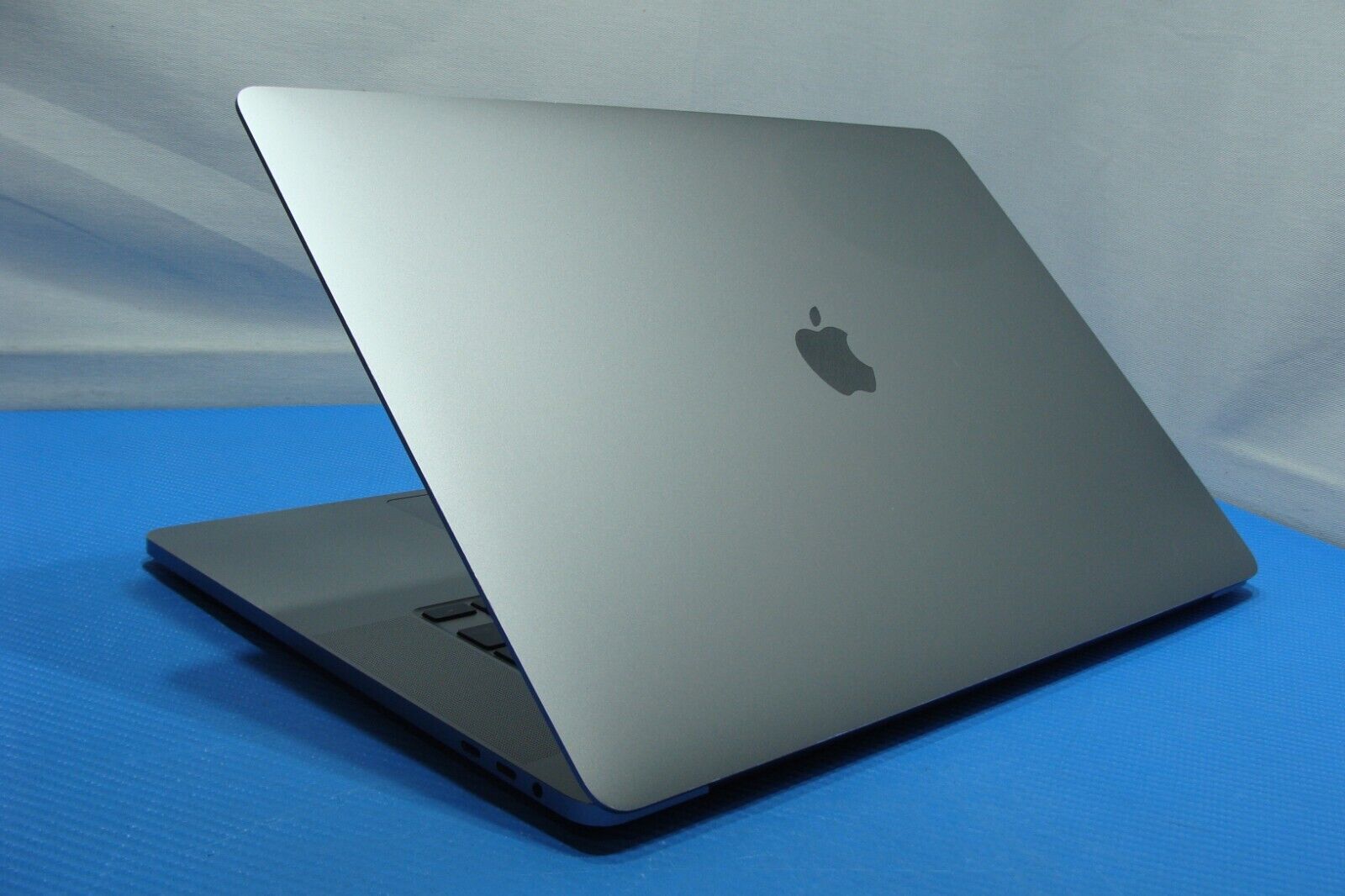 Apple MacBook Pro A2141 16