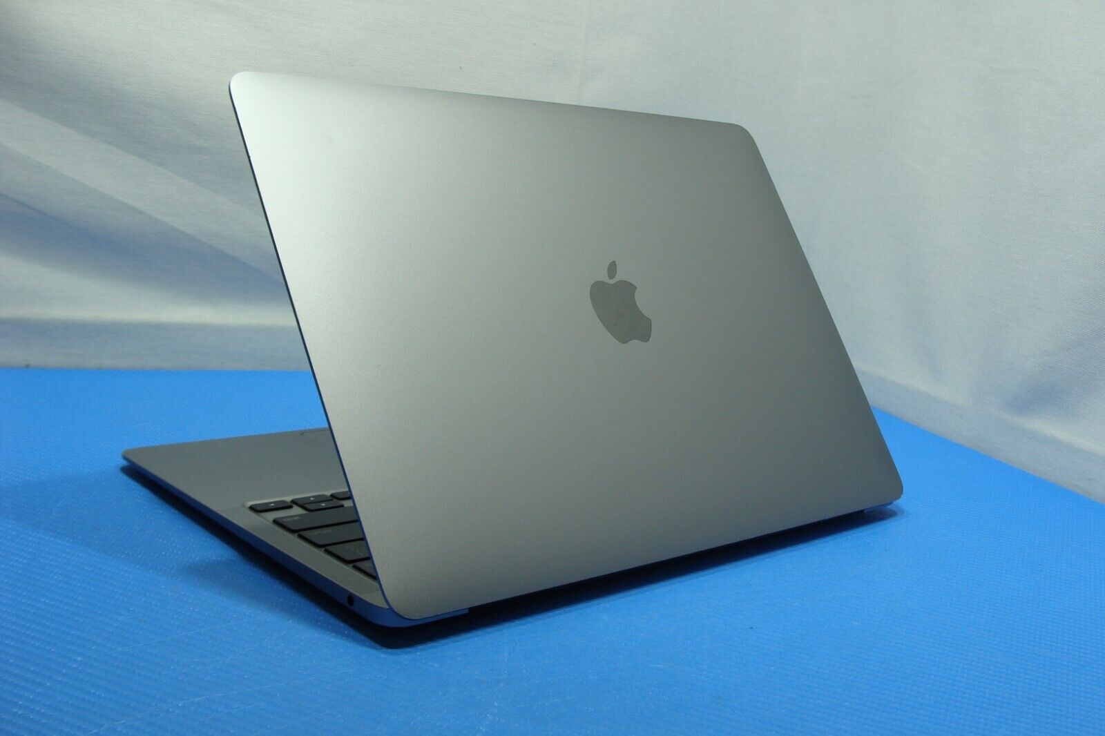 Apple MacBook Air A2337 13.3