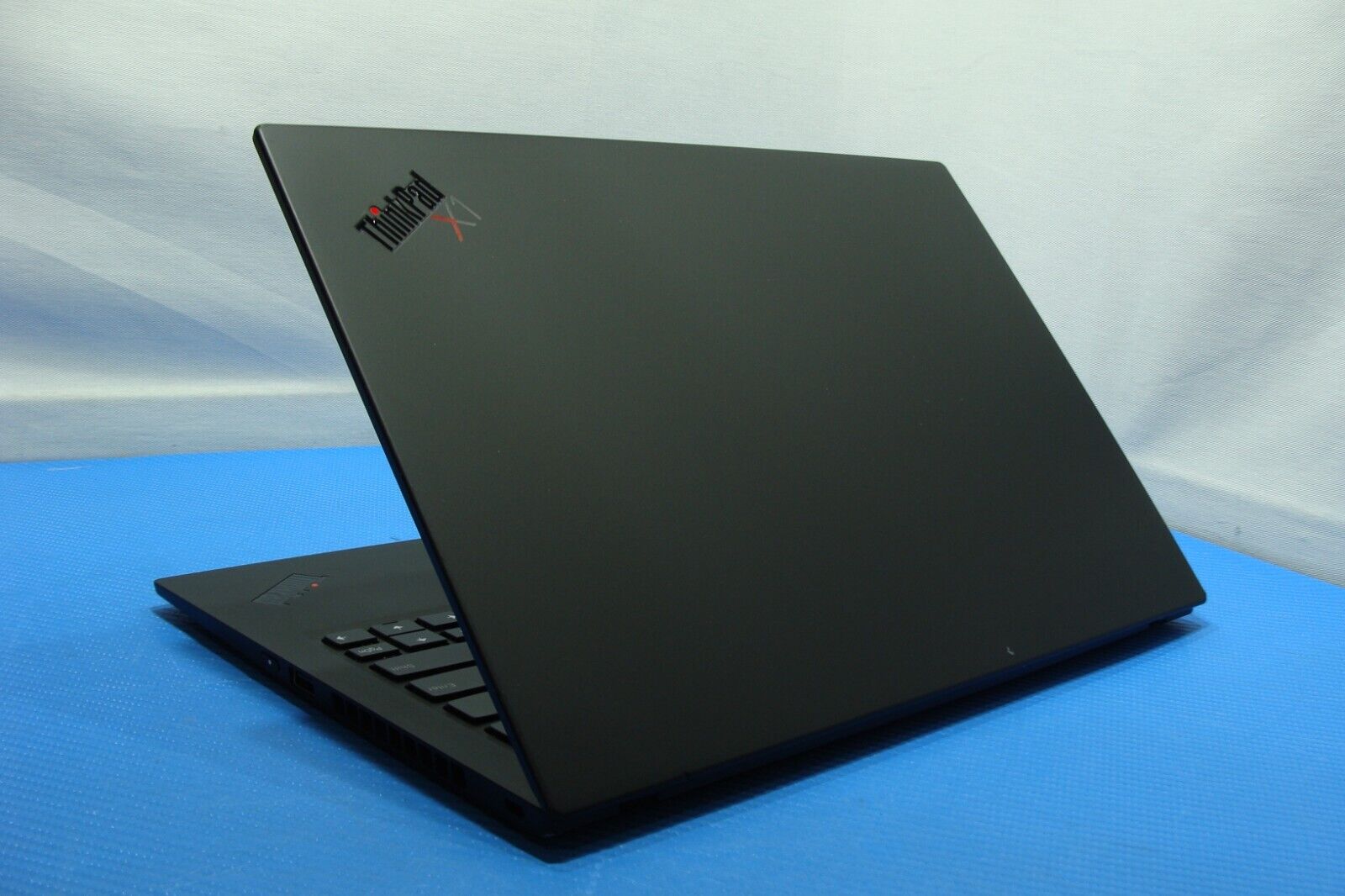 Lenovo ThinkPad X1 Carbon Gen 8 14