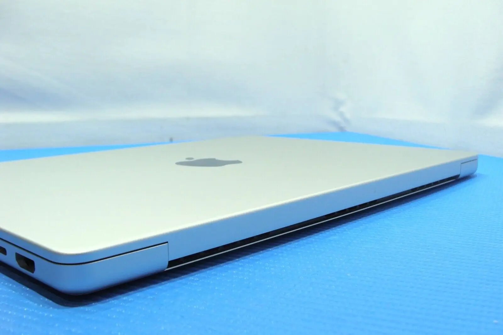 Apple Macbook Pro A2442 14