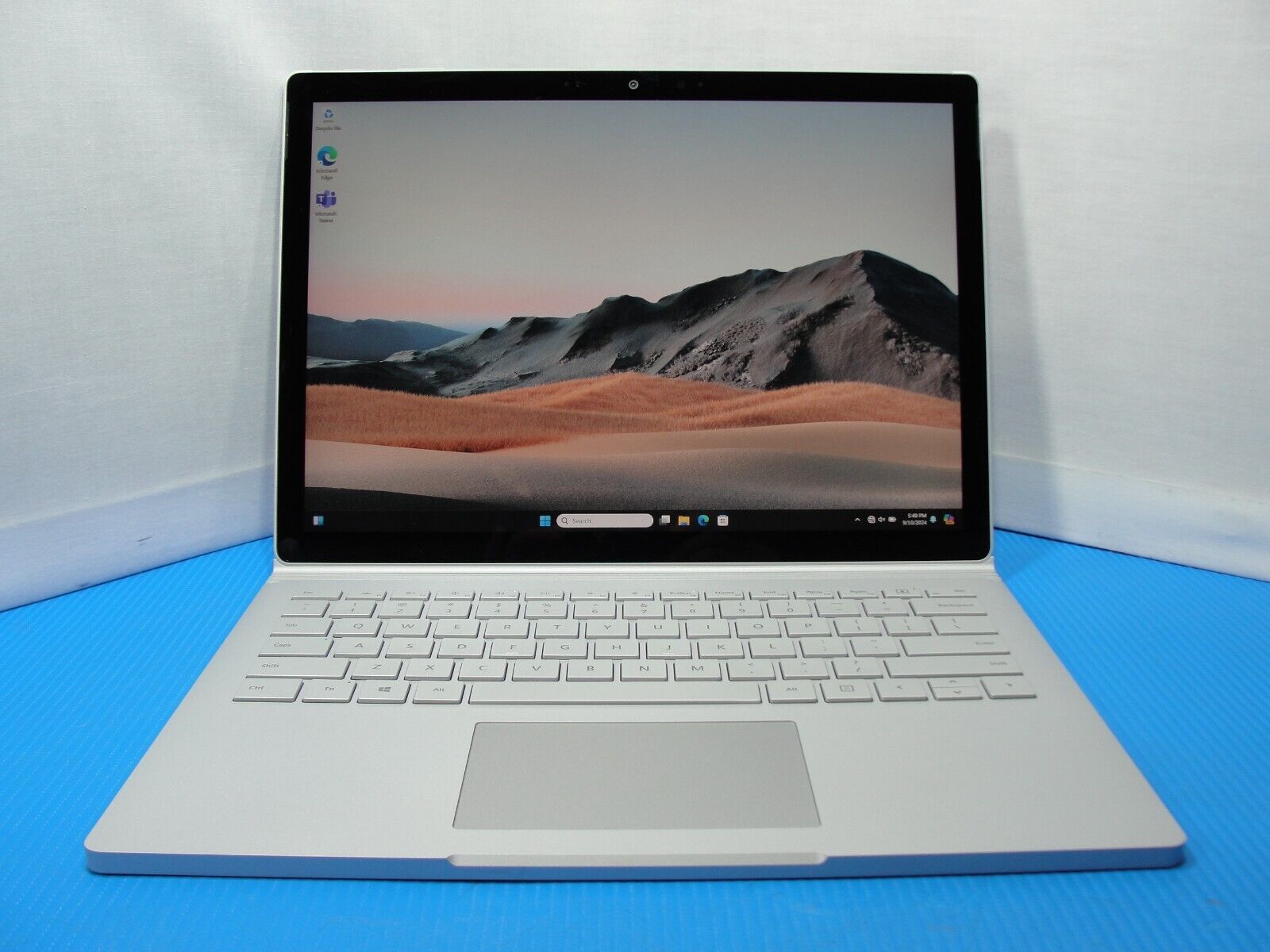 Microsoft Surface Book 3 13.5 Core i7-1065G7 32GB 1TB SSD GTX 1650 great Battery