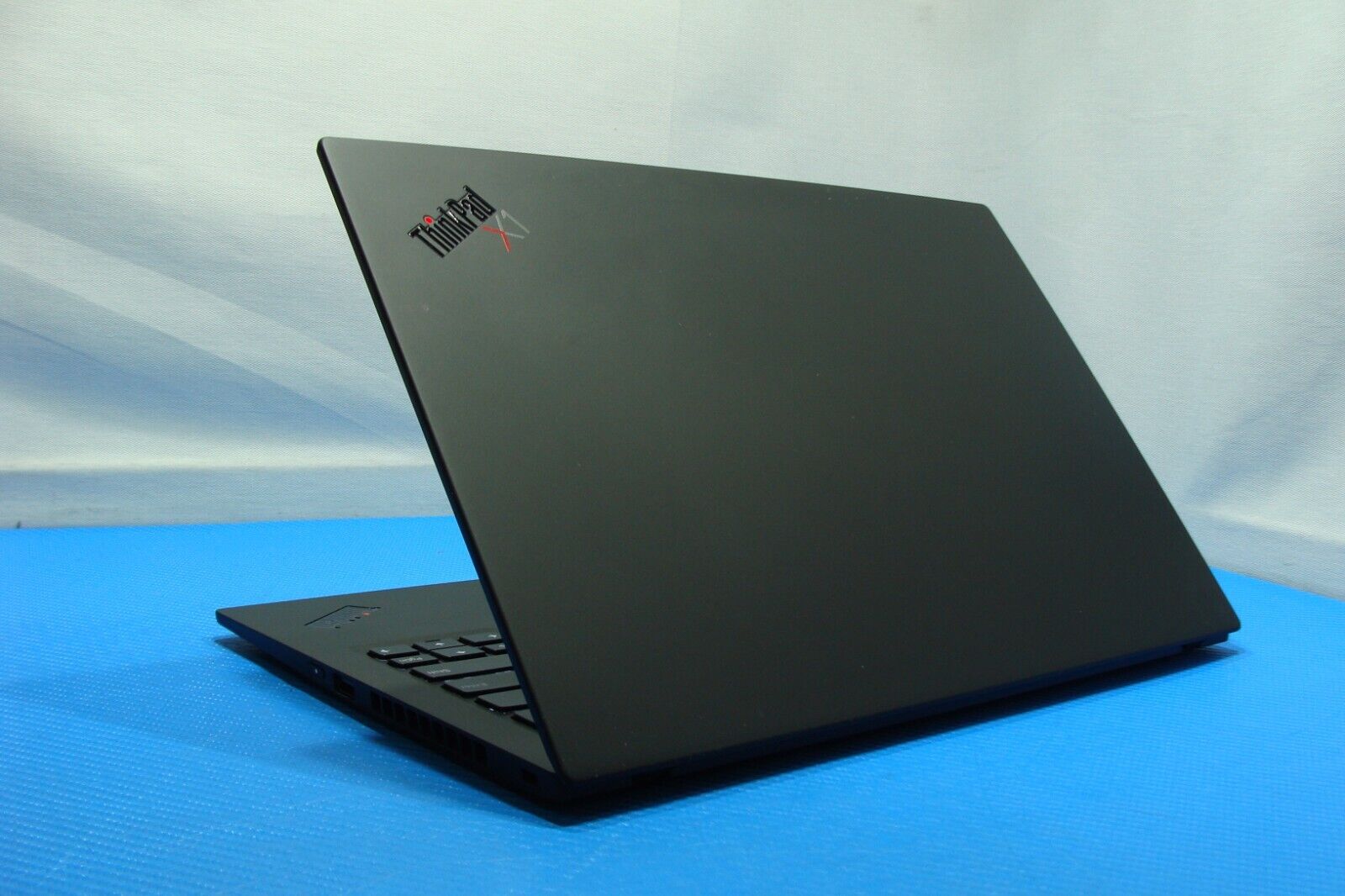 Lenovo ThinkPad X1 Carbon Gen 8 14