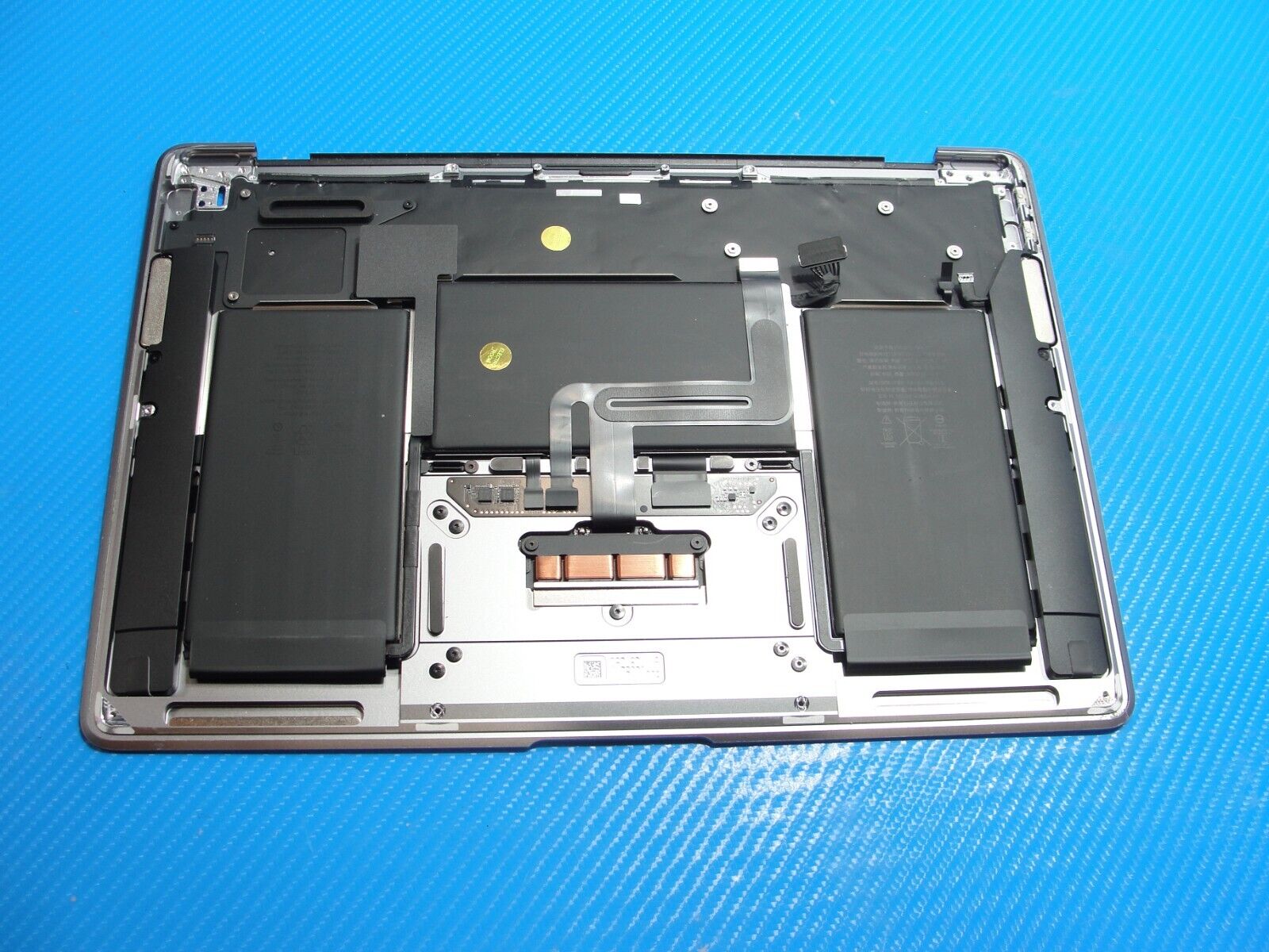 MacBook Air A2337 2020 MGN63LL/A 13