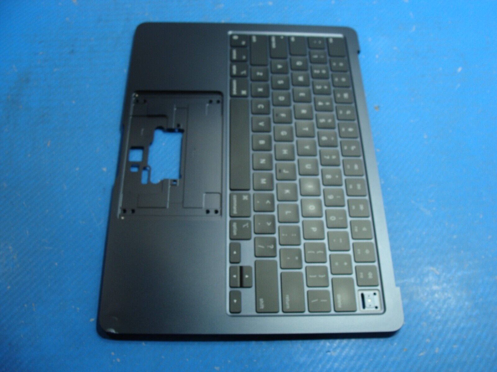 MacBook Air A2681 13