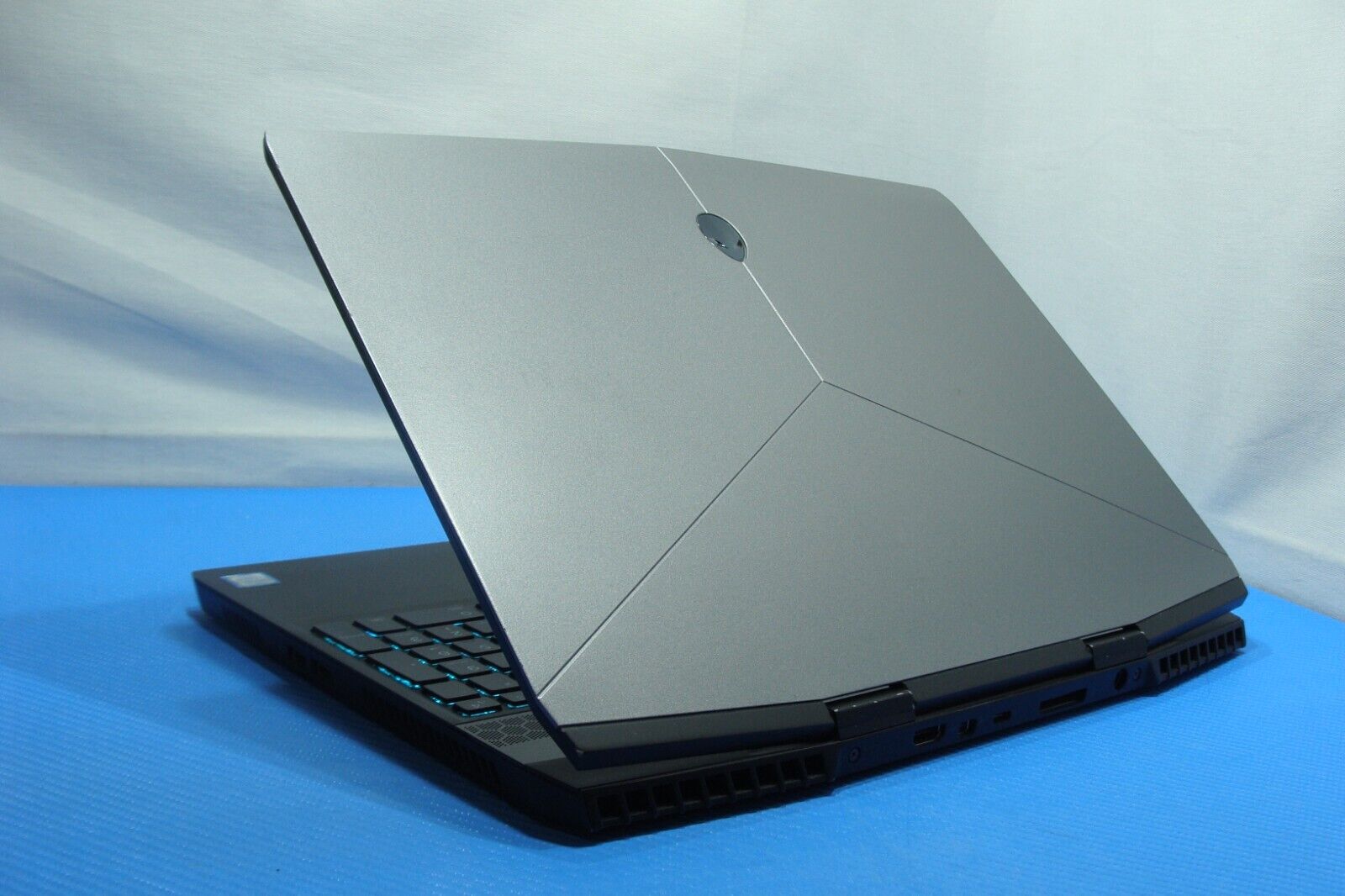 Alienware m15 Gaming 15.6