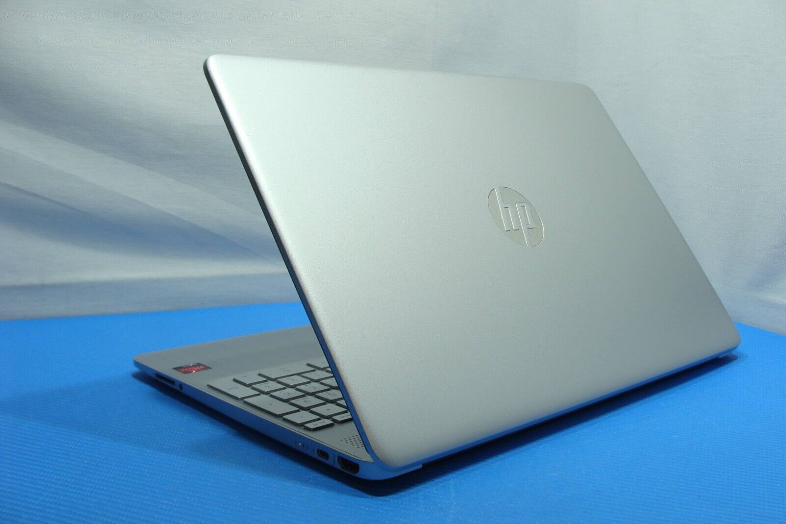 HP Laptop 15-ef1041nr 15.6