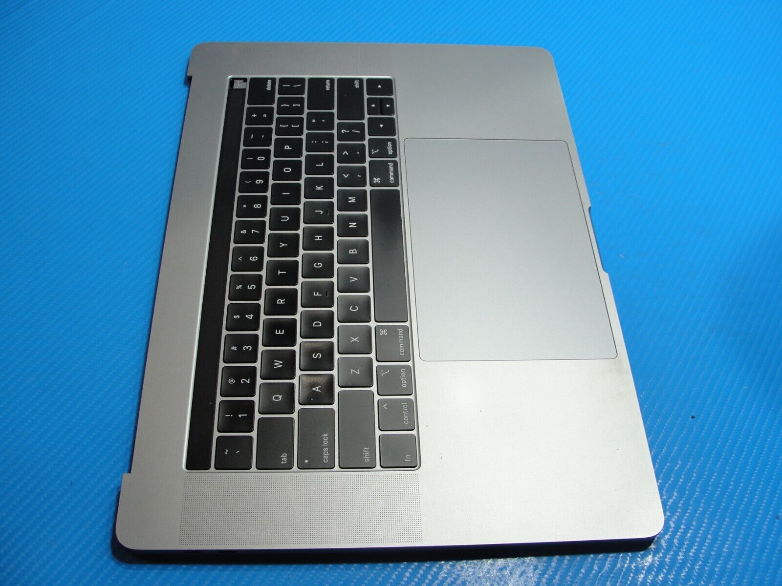 MacBook Pro A1990 15