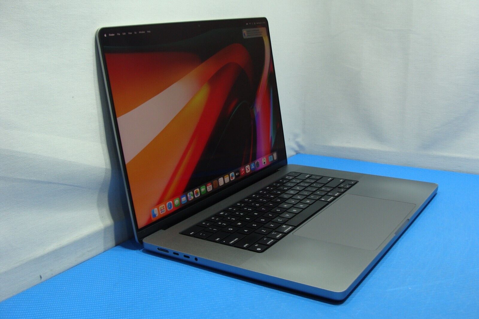 Apple MacBook Pro 16