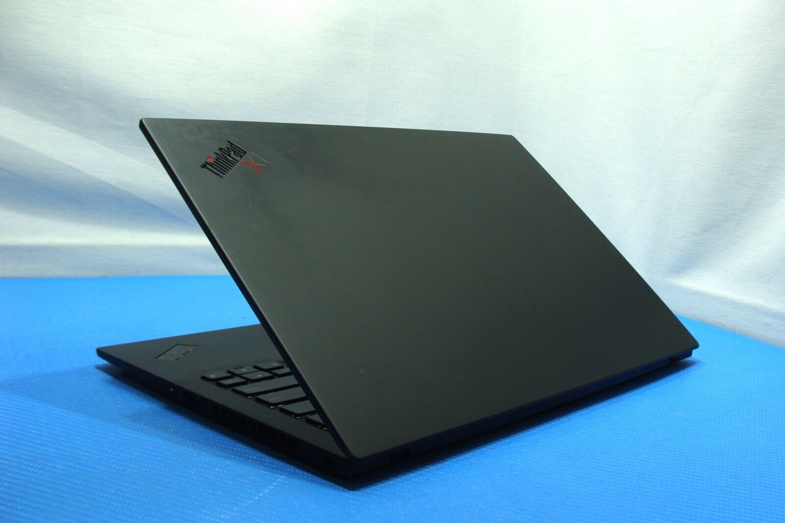 Lenovo ThinkPad X1 Carbon Gen 7 14