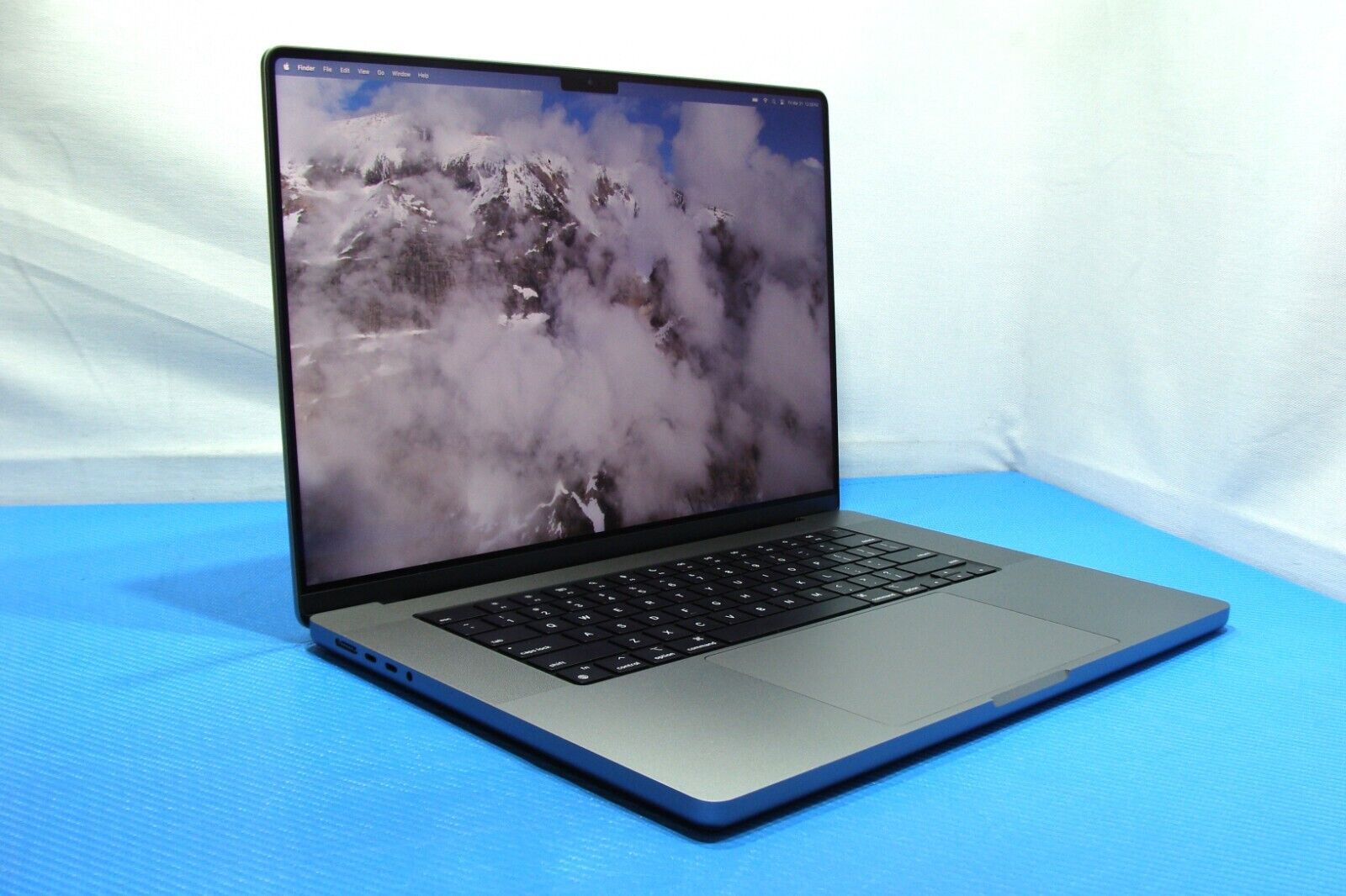 Apple Macbook Pro 16