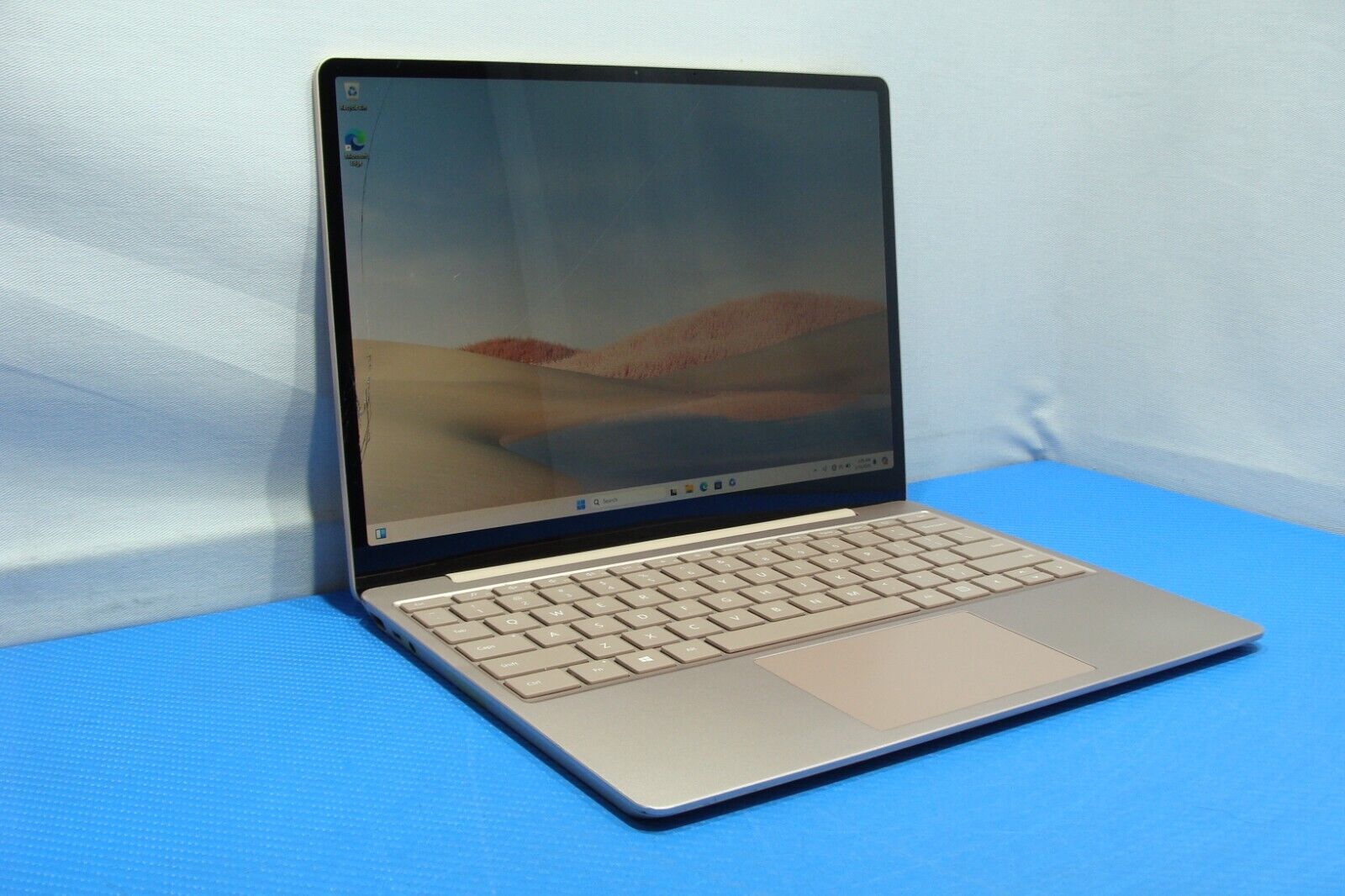 Microsoft Surface Laptop Go 1943 12.4