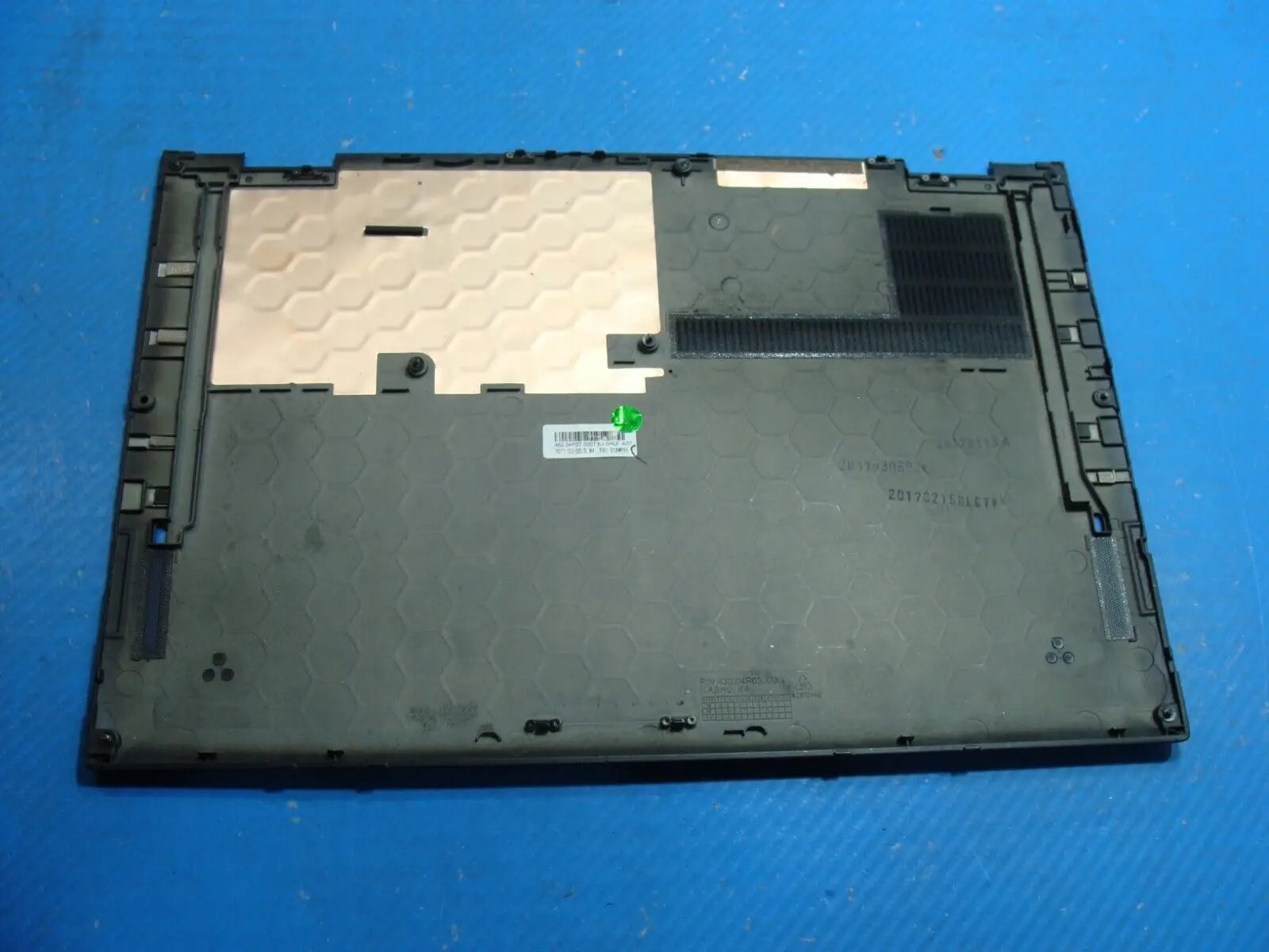 Lenovo ThinkPad 14” X1 Carbon 4th Gen Genuine Bottom Case 01AW996 460.04P07.0007