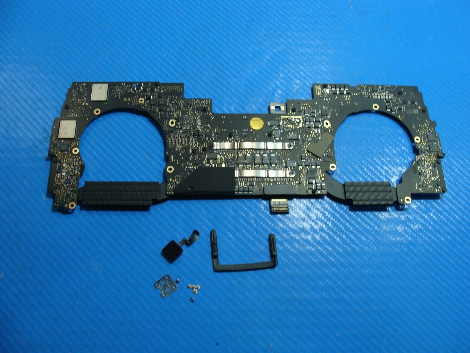 MacBook Pro A2251 13