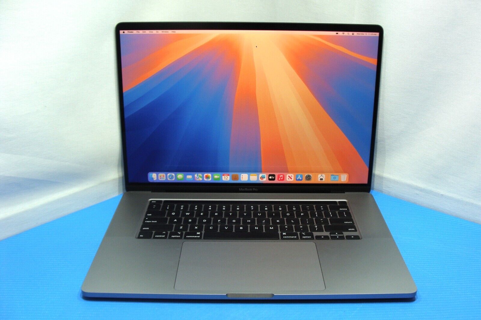 Apple MacBook Pro A2141 2019 i9-9880HK 2.4GHz 16GB 1TB Pro 5500M 4GB low cycles