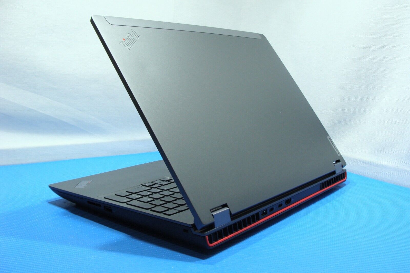 Lenovo ThinkPad P16 Gen 1 16