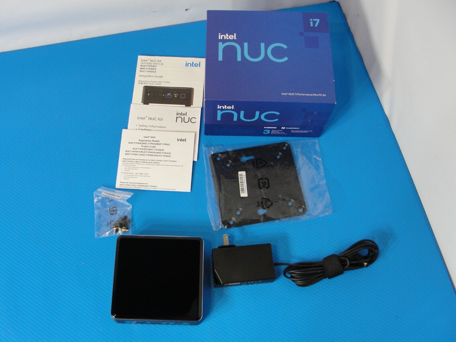 Intel NUC Mini PC Kit Core i5-7260u nuc7i5bnk 2.2GHz 16GB 512GB Win10P WIFI BT