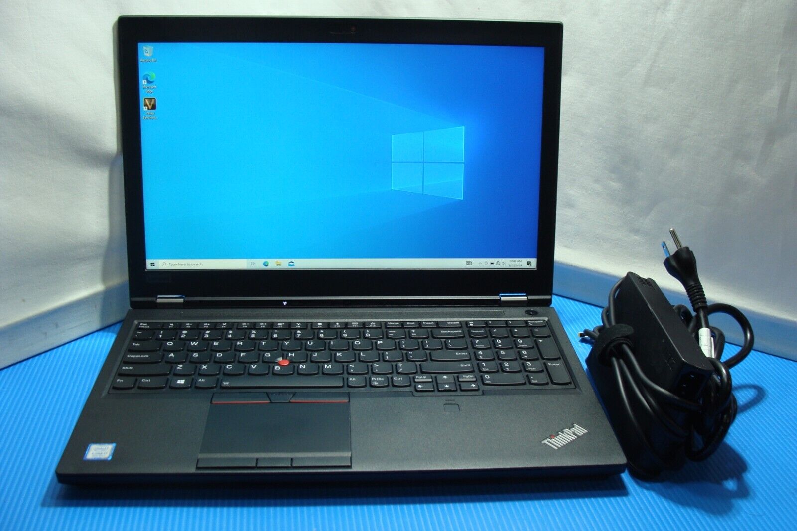 Lenovo ThinkPad P52 FHD Core i7-8750H 2.2GHz 16GB 512GB SSD+ Original Charger