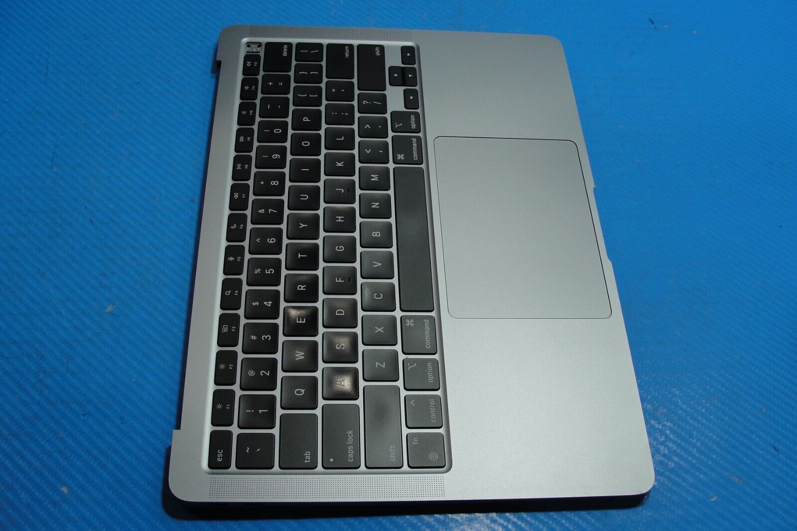 MacBook Air A2337 2020 MGN63LL/A 13