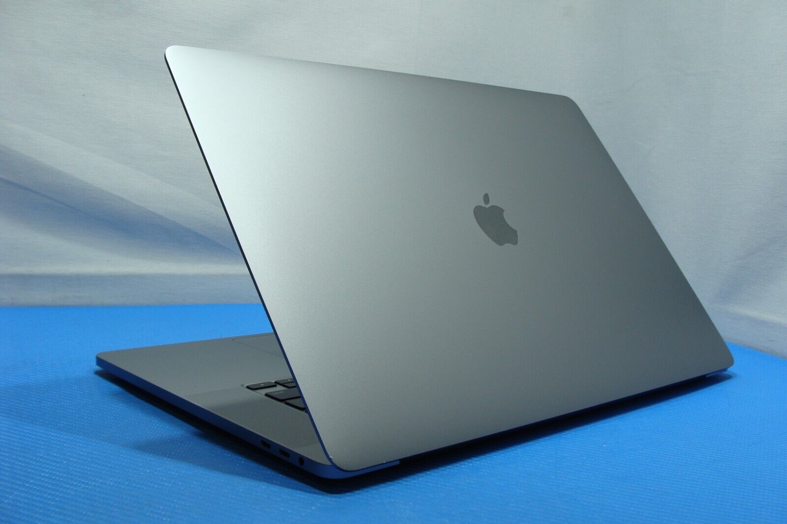 Apple MacBook Pro A2141 16