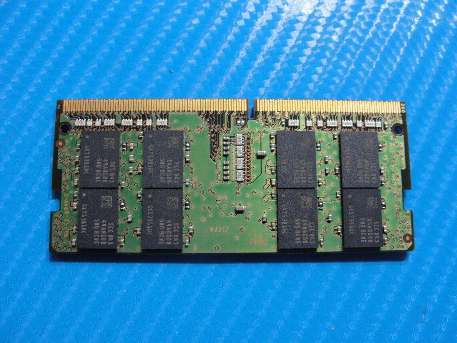 Eluktronics Prometheus XVII Samsung 16GB SO-DIMM Memory RAM M471A2K43DB1-CWE