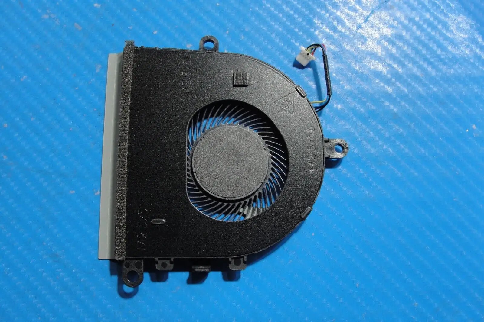 Dell Inspiron 15.6” 5593 Genuine Laptop CPU Cooling Fan 7MCD0 DC28000K7F0