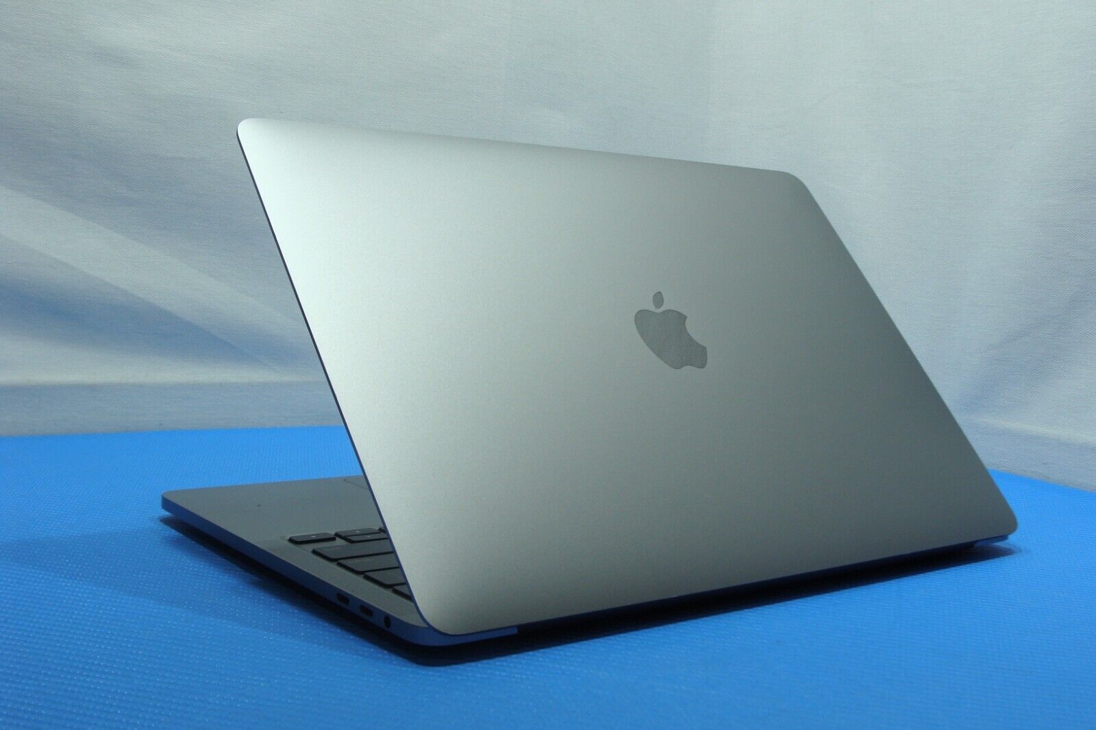 Apple MacBook Pro A2251 13