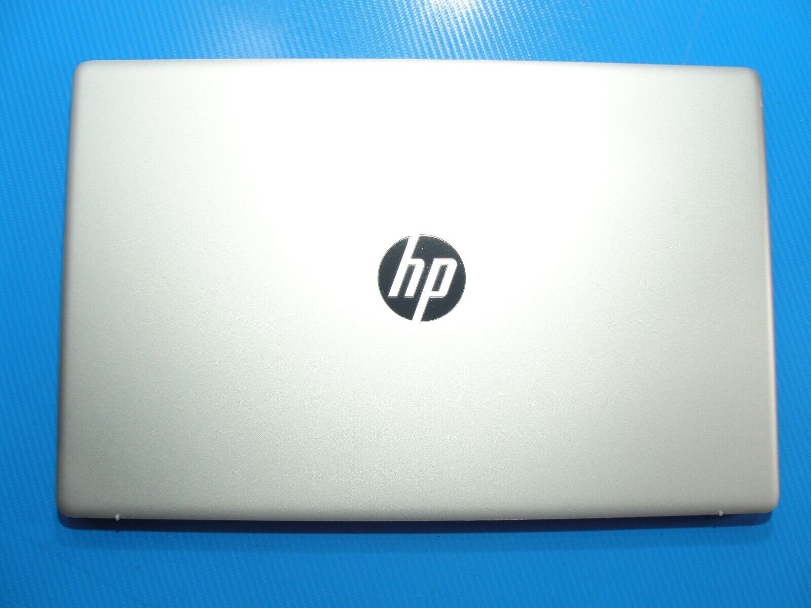 HP 17-CN0013DX 17.3” HD+ Core i3-1115G4 3GHz 8GB 1TB SSD + Charger