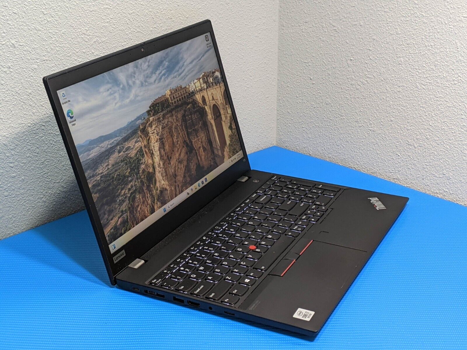 Lenovo ThinkPad T15 Gen 1 15.6