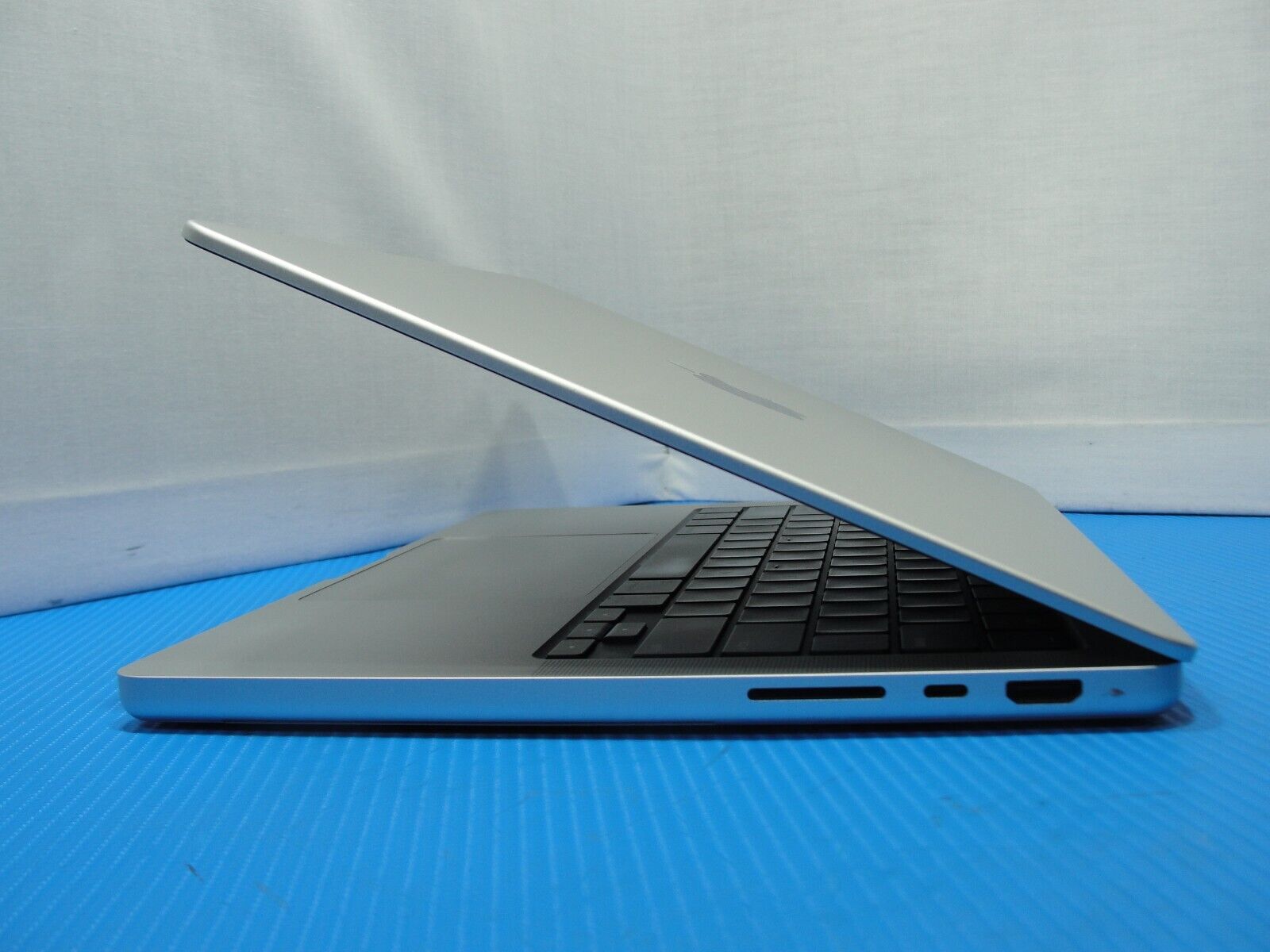 75 cycles Apple Macbook Pro 14