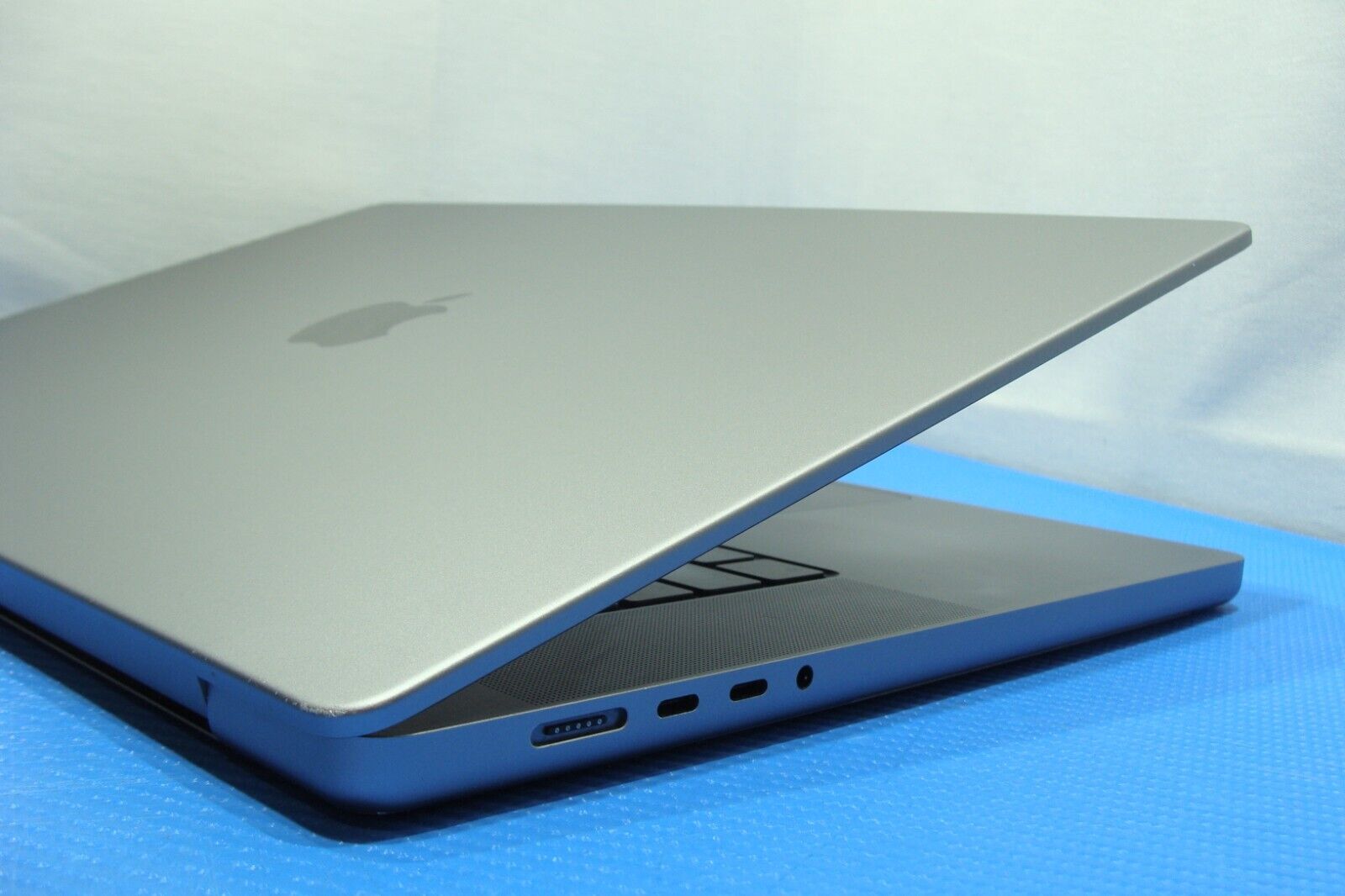 Apple MacBook Pro 16