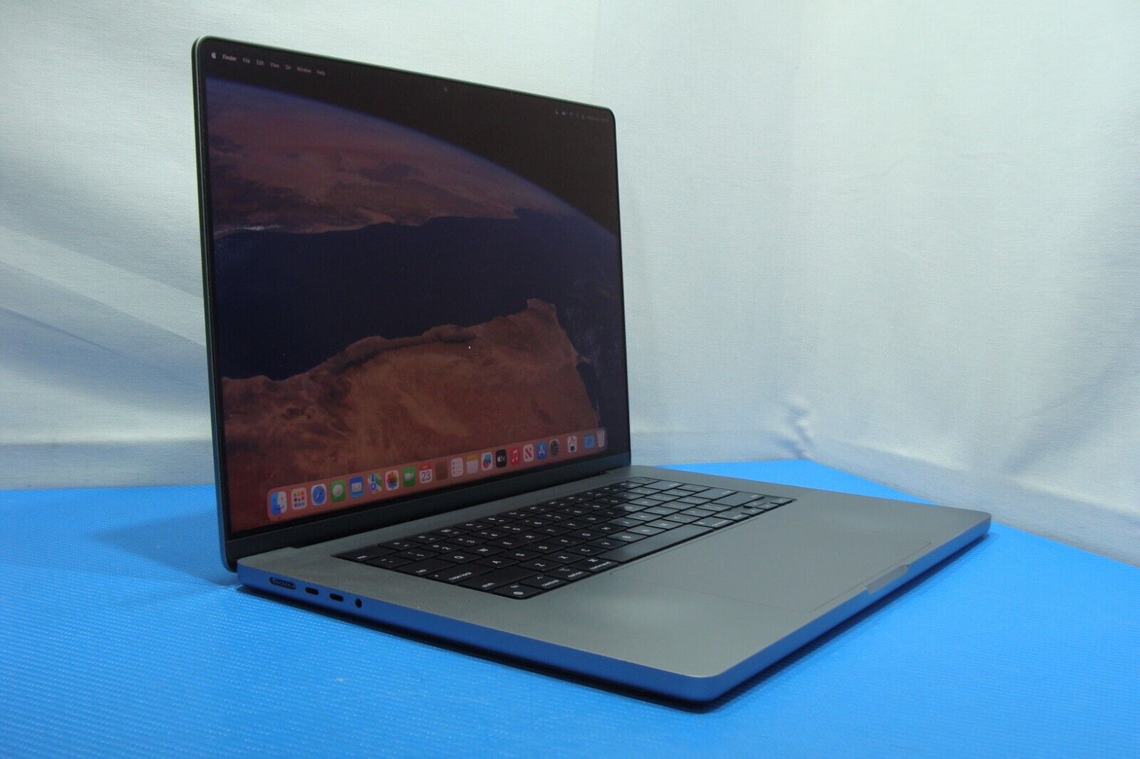 Apple MacBook Pro 16