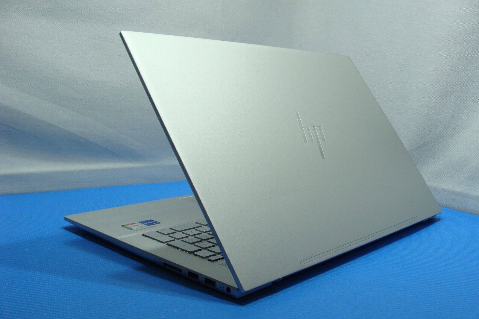 HP ENVY 17m-ch0013dx 17.3